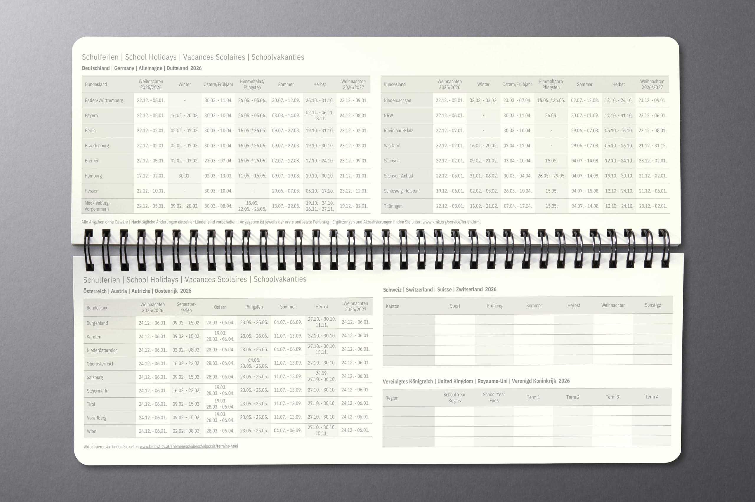 SIGEL C2680 Tischkalender Querkalender 2026 Large Schwarz Hardcover 2 Seiten Unten Woche oben Notizseite 132 Seiten Zum Aufstellen Aus 
